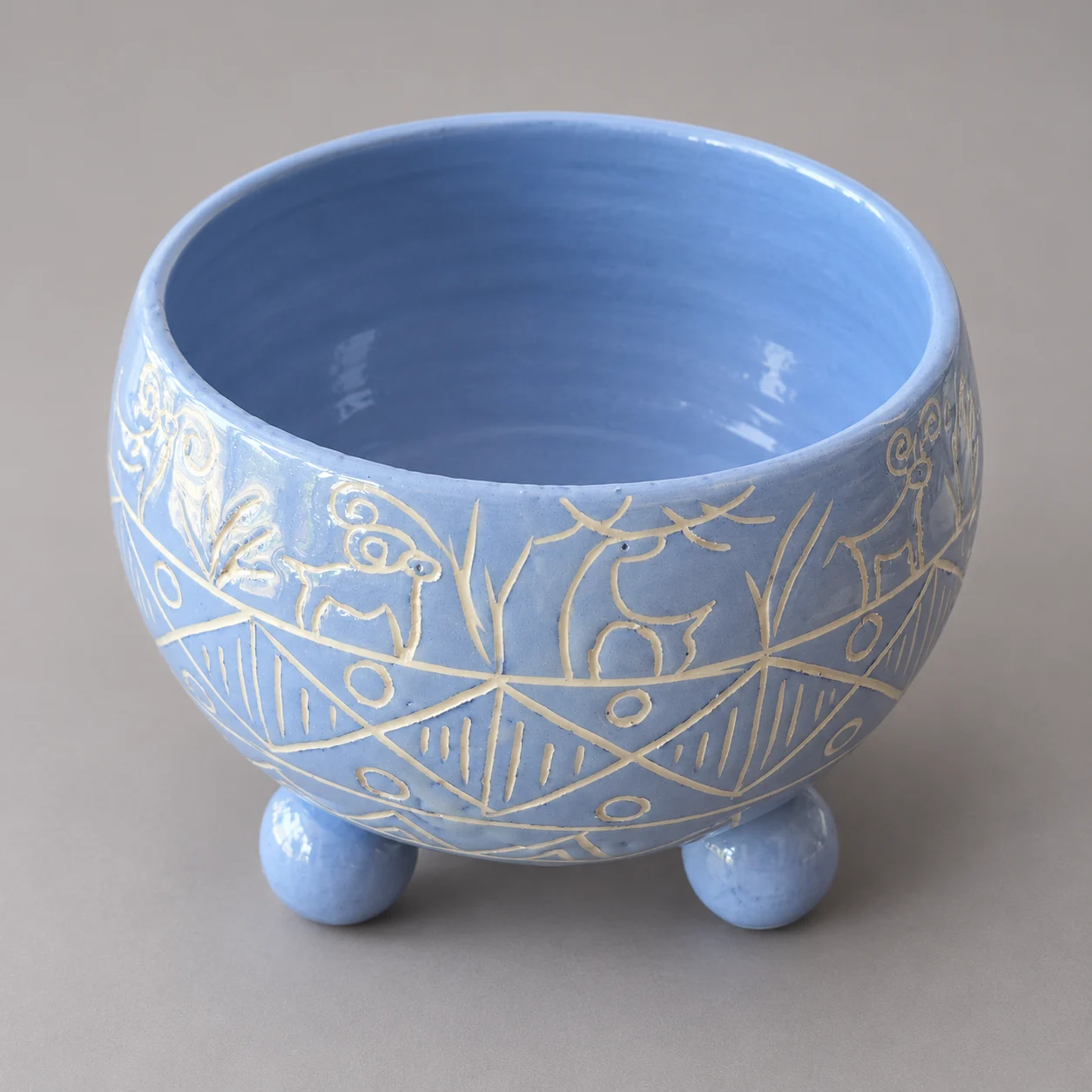 Powder Blue Bļoda uz trim kājiņām